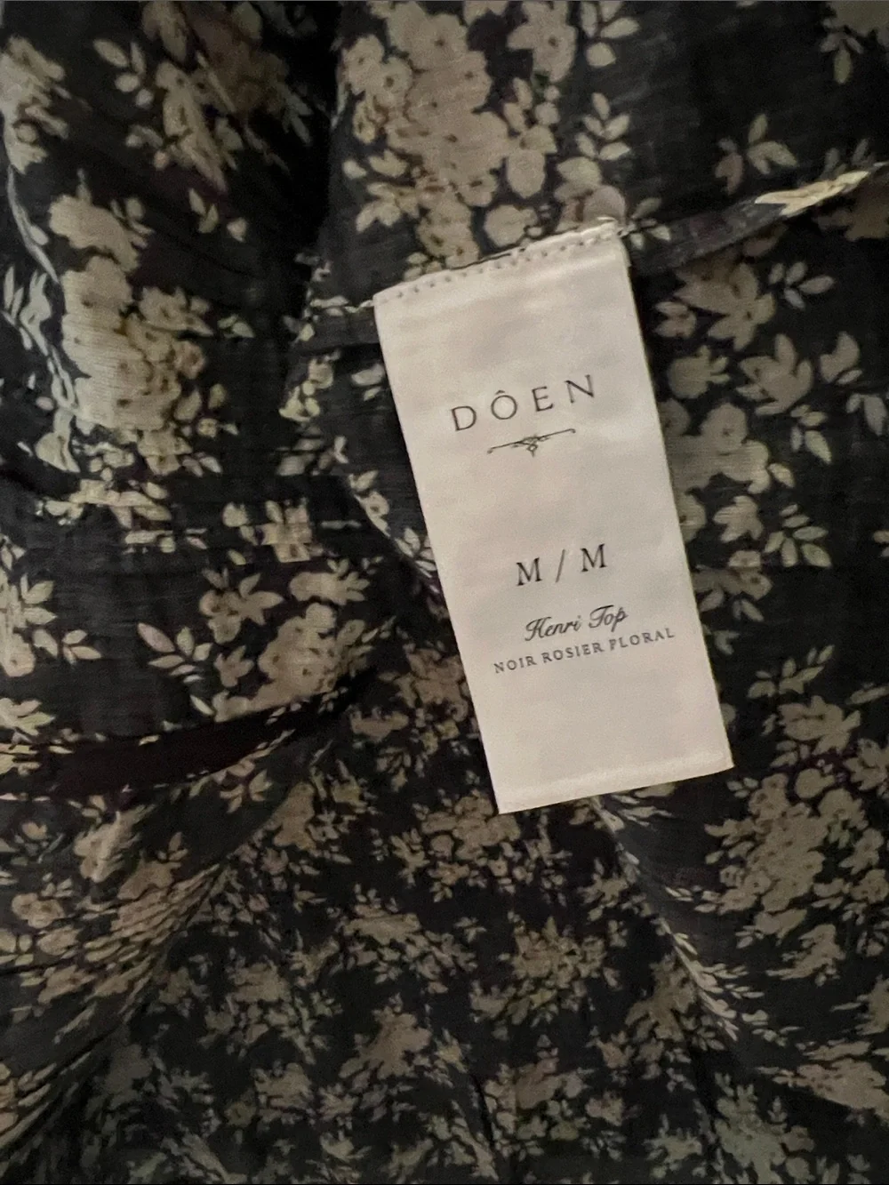 Doen Henri Black & White Floral Puff-Sleeve Blouse